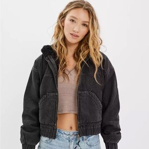 American Eagle Cargo Bomber with Fur lining